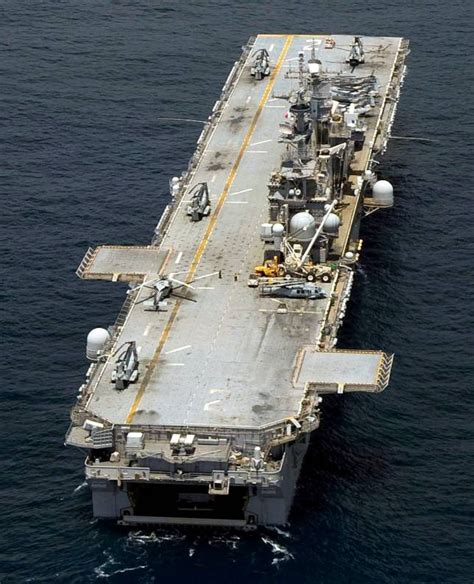 Lhd 2 Uss Essex Wasp Class Amphibious Assault Ship Us Navy Artofit