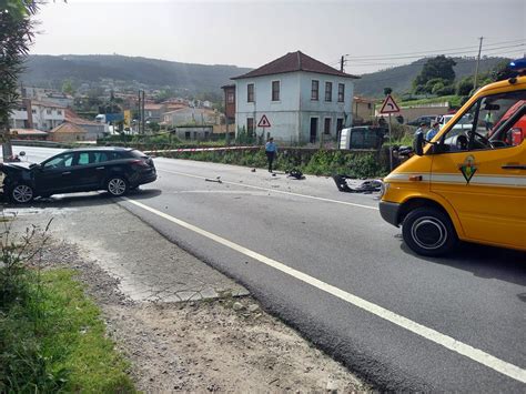 Colisão entre viatura da GNR um carro e uma scooter fez quatro feridos