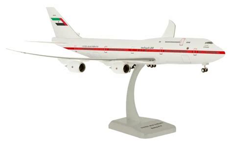 UNITED ARAB EMIRATES Boeing 747 8 1 200 Hogan Wings Modell 11090