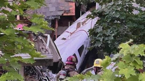 Two People Dead After Plane Crashes Into Oregon Home