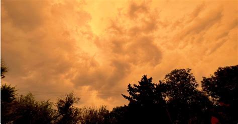 FOTOS El Cielo Se Pinta De Rojo En CDMX Y Usuarios Aseguran Que Es El