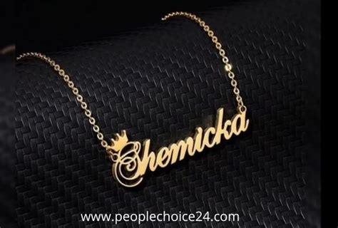 Best Female Name Locket Designs In Gold People Choice