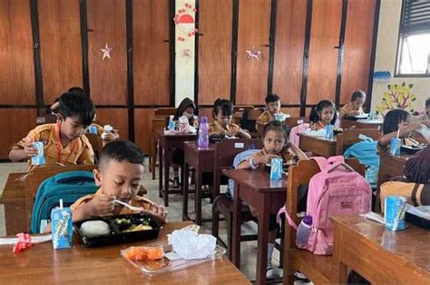 Uji Coba Makan Bergizi Gratis Dilakukan Di Sejumlah Sekolah Solo