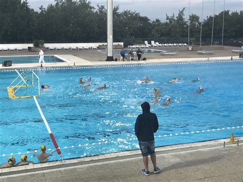 Kadeti Dobili Medve Ak Na Prohladnoj Alati Havk Mladost