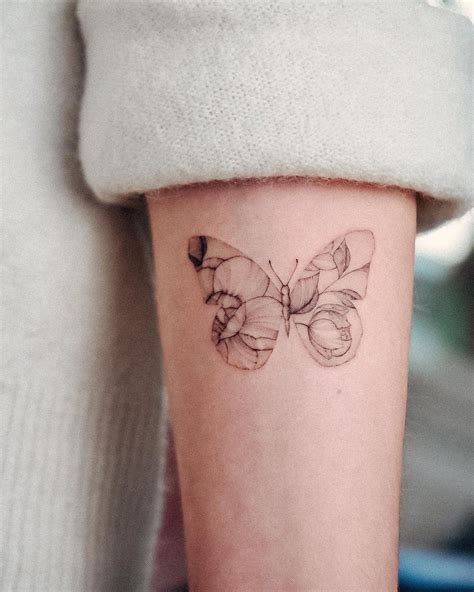 Alina Fineline Tattoo Artists Instagram Photo What Flowers Would