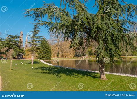 Beautiful Gardens of Leeds Castle in England - KENT, UNITED KINGDOM ...