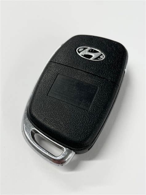 WORN OEM 2015 2016 2017 2018 2019 2020 HYUNDAI TUCSON FLIP KEY FOB TQ8