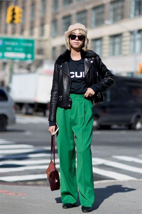 The Best Street Style Looks From New York Fashion Week Fall 2018 Outfit Lederjacke Anziehsachen