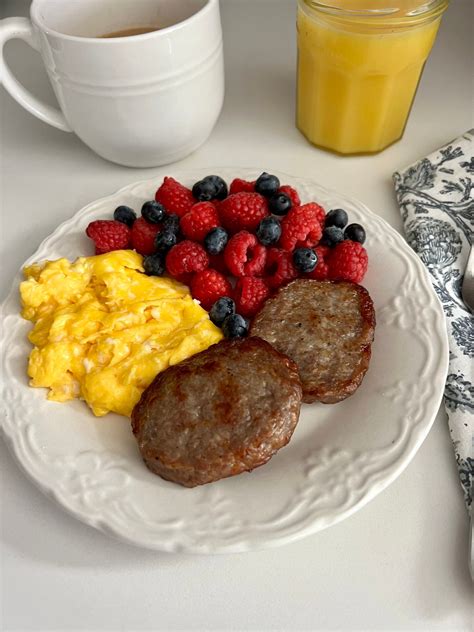 How to Cook Sausage Patties In the Air Fryer - Humble Oven