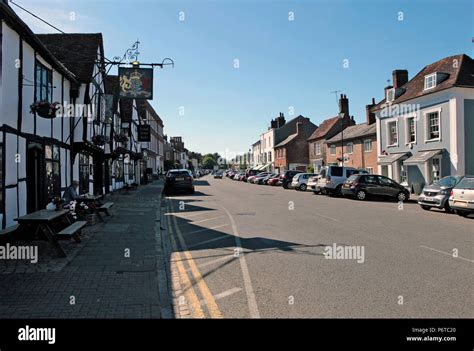 THE Historic quaint english village of Amersham Old Town or OLD ...