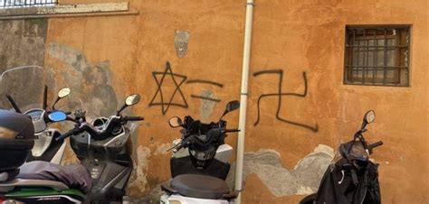 Scritte Nazifasciste Sui Muri Del Quartiere Ebraico A Roma Stelle Di