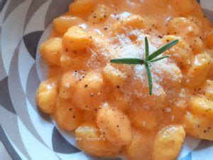 Gnocchi Con Crema Di Zucca E Gorgonzola Ricette Facile E Veloci