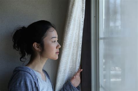 'A Bride for Rip Van Winkle' Review: Shunji Iwai Adapts His Own Novel ...