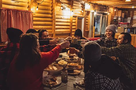 Cest Parti Pour La Saison Lauthentique Cabane Sucre De Petite