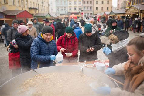 Wigilia Miejska w Żarach Światełko Betlejemskie Górale Czadeccy i