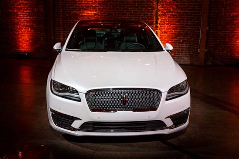 Lincoln redesigns MKZ for younger drivers (pictures) - CNET