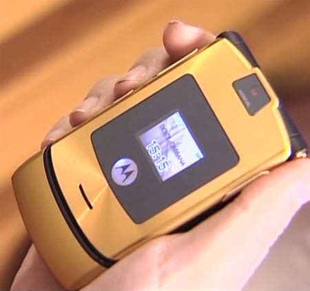 Gold Motorola & Dolce & Gabbana RAZR V3i - Esato