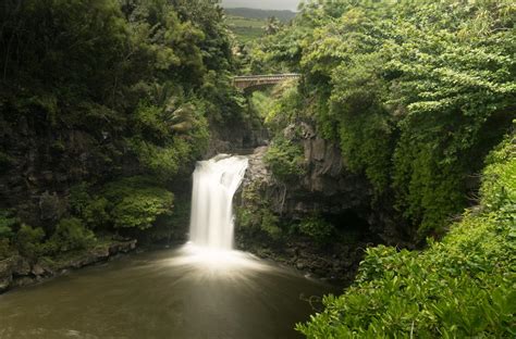 Mysteries Of Hawaii S Sacred Falls Touristsecrets