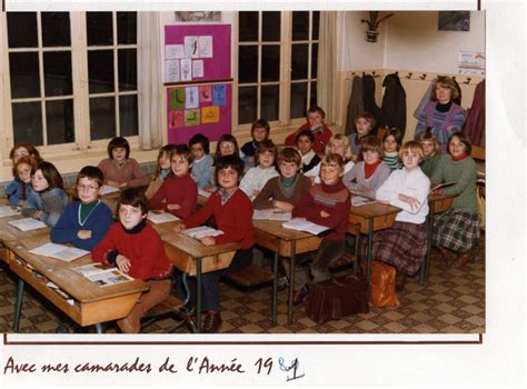 Photo De Classe Classe De Cm2 De 1981 ECOLE VOLTAIRE Copains D Avant