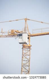 Crane Lifting Heavy Objects Stock Photo 1319773085 | Shutterstock