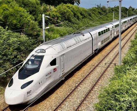 Plouaret Le nouveau TGV à l essai dans la campagne du Trégor