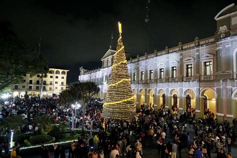 Con Encendido Del Rbol Inician Los Festejos Navide Os En C Rdoba H