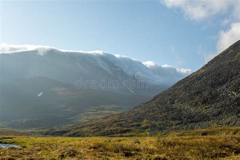 Paisaje Monta Oso Lago Y Cordillera Gran Panor Mica De Los Urales