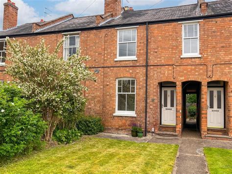 Vine Lane Warwick 2 Bed Terraced House For Sale £315000