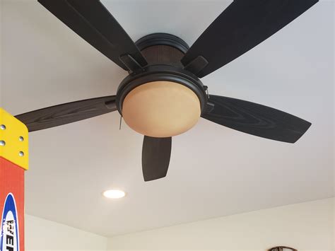 Help/Advice on Changing Ceiling Fan Lightbulbs : HomeImprovement