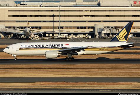 V Sql Singapore Airlines Boeing Er Photo By Yoshiharu Mohri