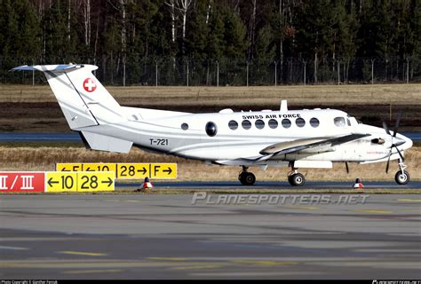 T 721 Swiss Air Force Beech B300 Super King Air 350 Photo by Günther