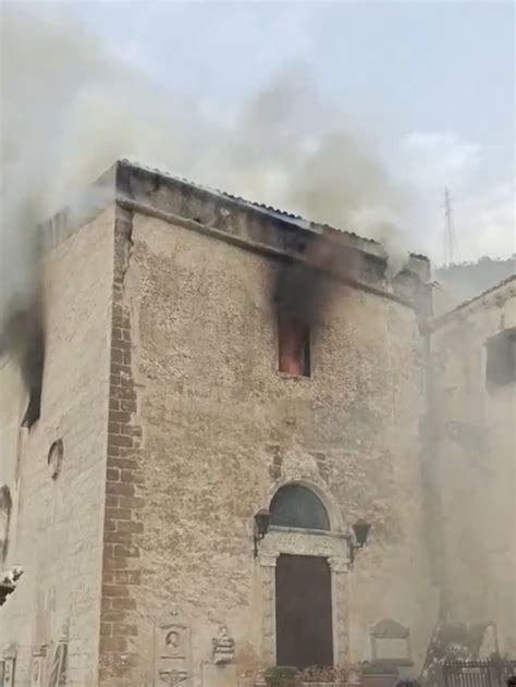 Incendi A Palermo In Fiamme La Chiesa Di Santa Maria Di Ges