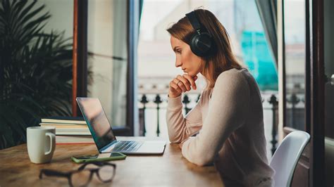 Vier Tipps für Dein erfolgreiches Online Meeting Universum AG