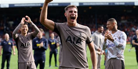 Ange Could Sign Van De Ven 2 0 As 6 Ft 3 Colossus Wows Spurs Scouts