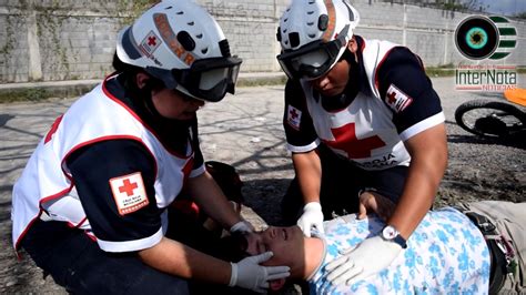 Paramedicos De Cruz Roja En Acci N Youtube