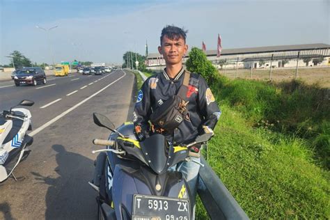 Ikuti Google Maps Pemudik Motor Masuk Ke Tol Karawang