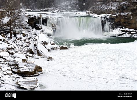 Cumberland falls hi-res stock photography and images - Alamy