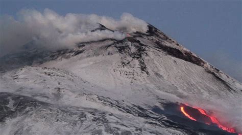 Europe S Most Active Volcano Erupts