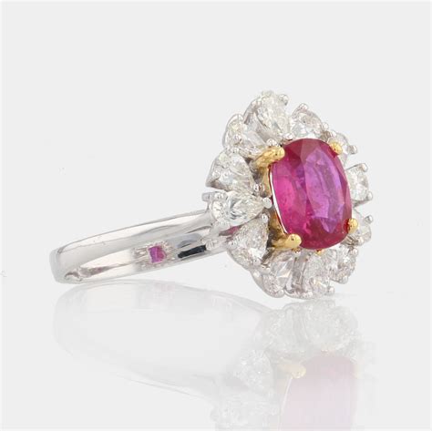 Bague saphir rose et diamants taillés en poire Bijoux modernes