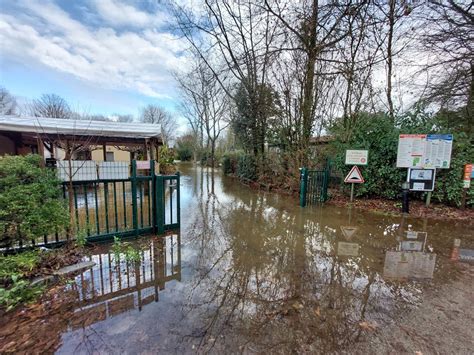 Inondations En Loire Atlantique Blain Confront La Crue Du Canal