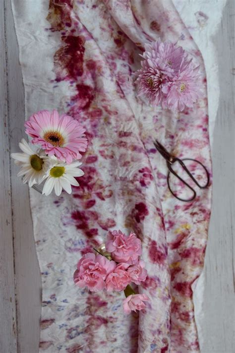 Bundle Dyeing With Botanical Inks Daisy Thyme Eco Dyeing Fabric