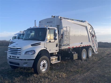 Freightliner M Mcneilus Xc Rear Loaders