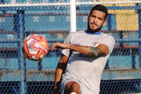 Primeiro gol pelo Azulão crava nome de Alvinho na hist ABC do ABC