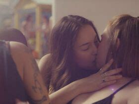 Nude Video Celebs Hannah Einbinder Nude Medalion Rahimi Nude Hacks S04e05 2025