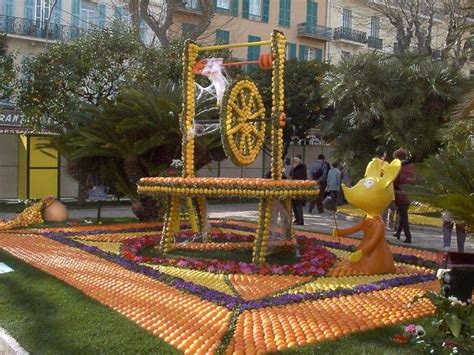 The Unique And Interesting Orange Festival In Amsterdam