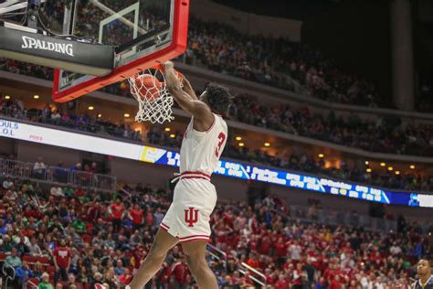 OG Anunoby's 360 dunk in video and frame-by-frame photographs - TheHoosier