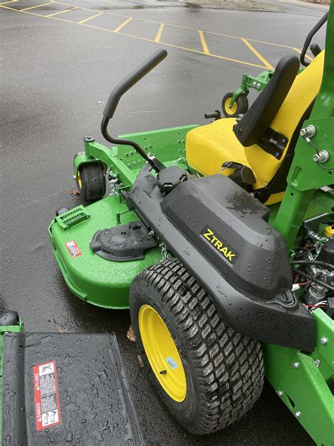 2023 John Deere Z720E Zero Turn Mowers Kinsman OH