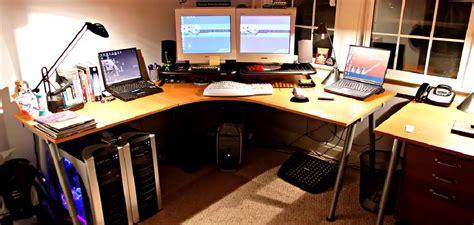 How to Maximize Desk Space With Multiple Monitors | 10 Easy Tips