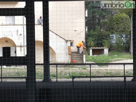 Marzo Agli Sgoccioli E Per Il Parco Cardeto Di Terni C Ancora Da