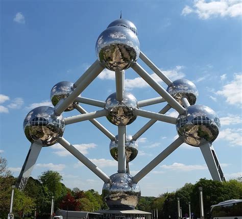 Atomium – Figure Out The Sea